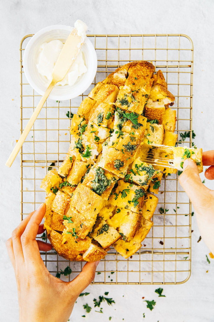 01 small batch cheesy garlic olive oil bread img 0012