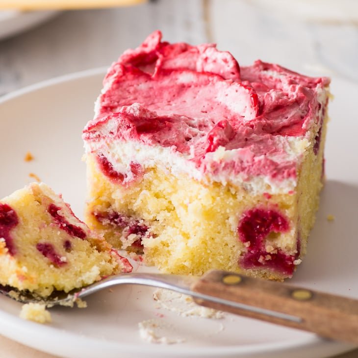 raspberry sheet cake 730px featured