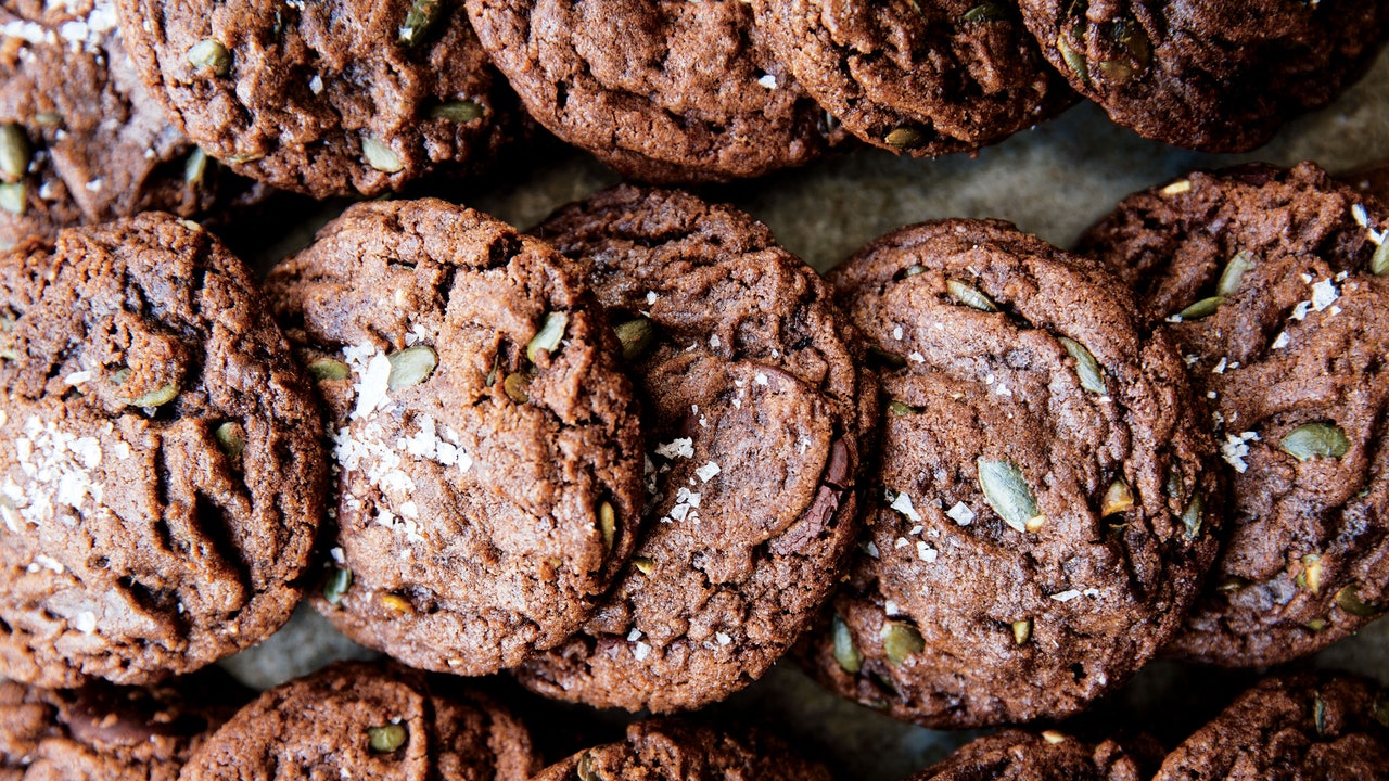 chocolate chunk pumpkin seed cookies