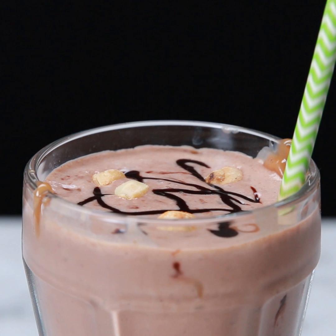 bfv5757 chocolate protein workout smoothie fb1080sq