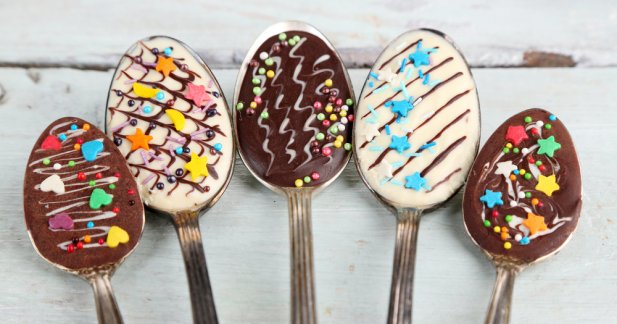 chocolate dipped spoons